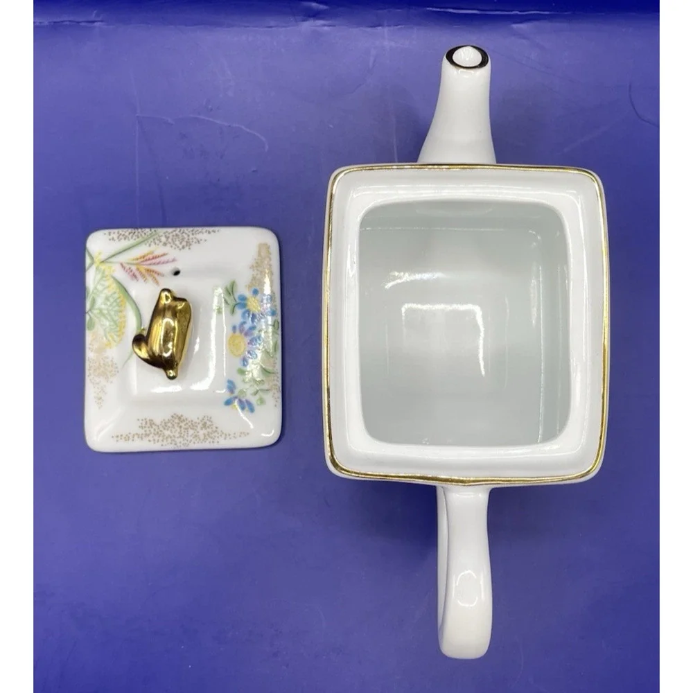 Franklin Mint Kyoto Fine Porcelain Teapot With Gold Trim & Floral Design